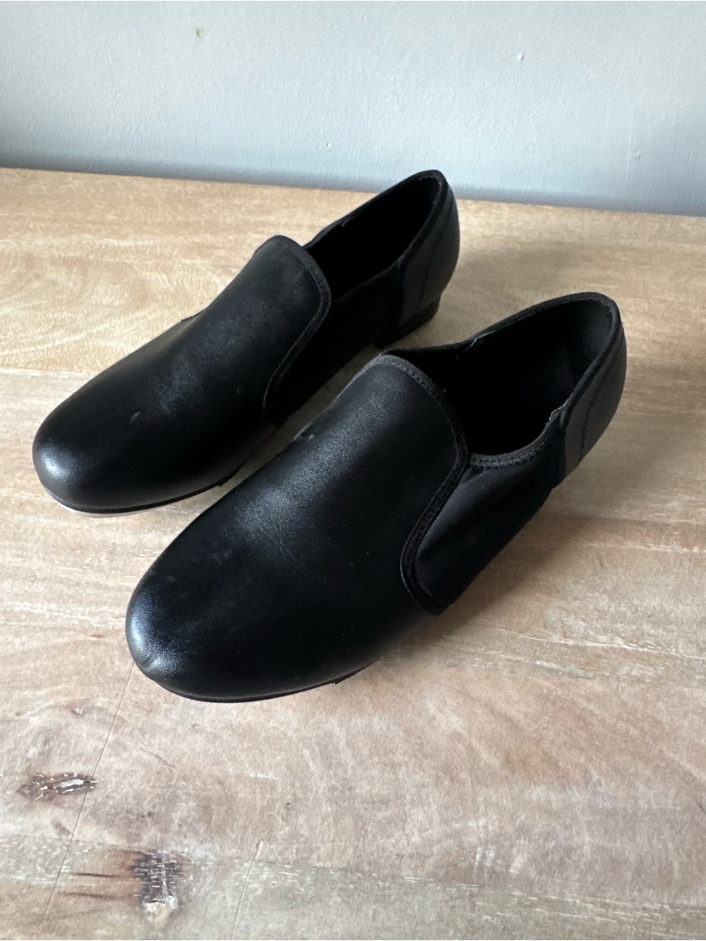 Theatricals Black Leather Tap Dance Shoes Slip-On Elastic Panel Size 8